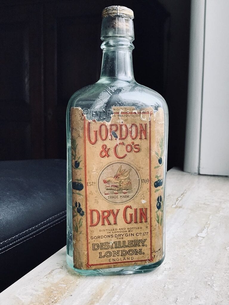Gammel flaske Gordon gin