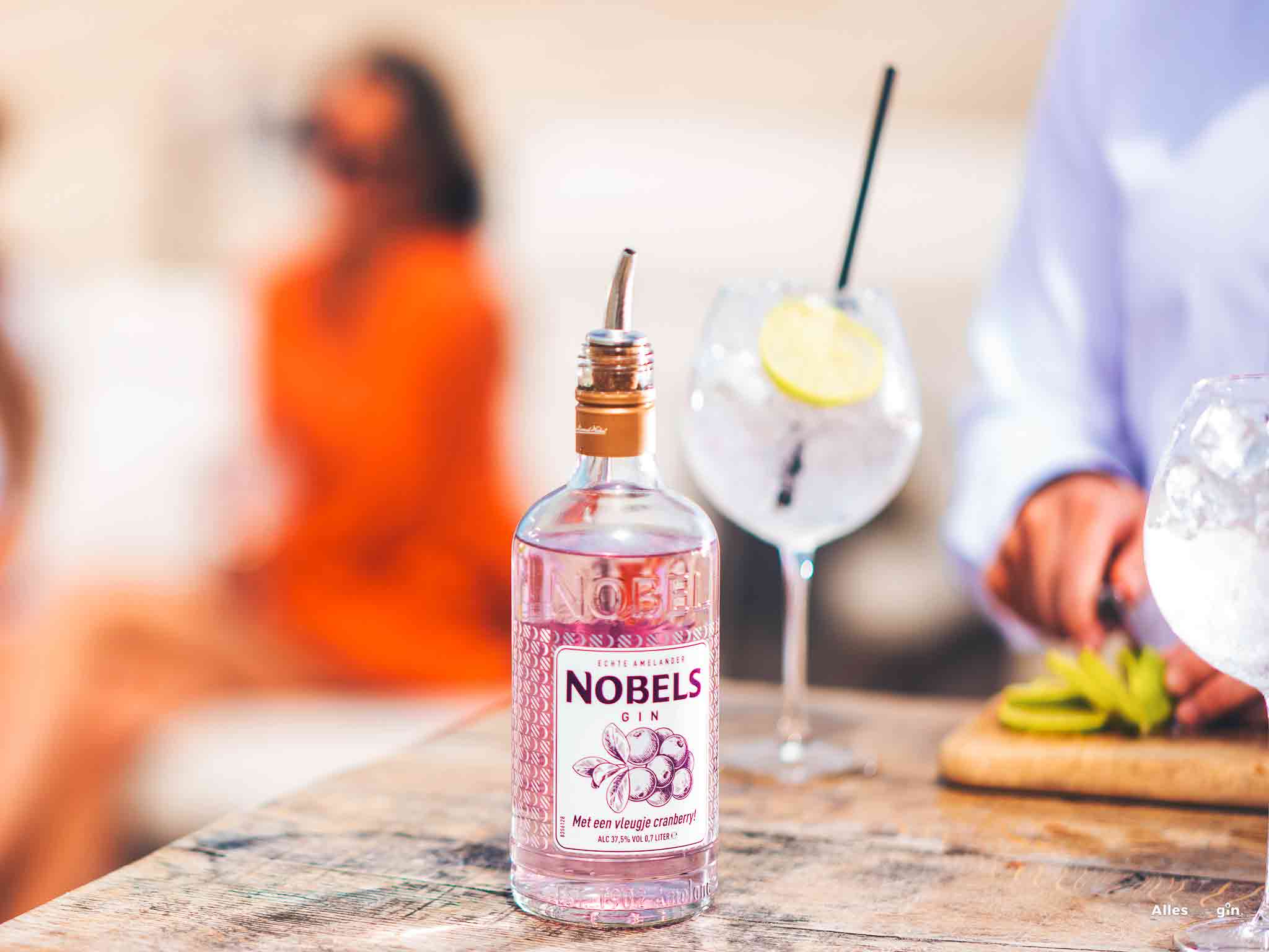 Nobels Pink Gin 1