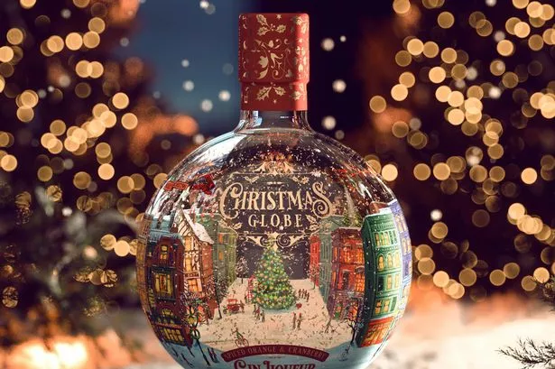 Christmas Globe Spiced Orange & Cranberry Gin liqueur 2